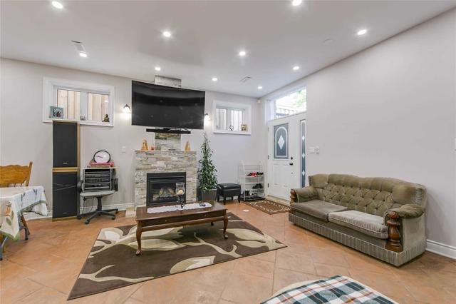 162 Locksley Ave, House detached with 3 bedrooms, 4 bathrooms and 3 parking in Toronto ON | Image 18