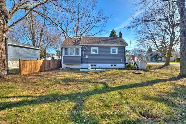10 Colton Ave, House detached with 1 bedrooms, 1 bathrooms and 2 parking in St. Catharines ON | Image 17