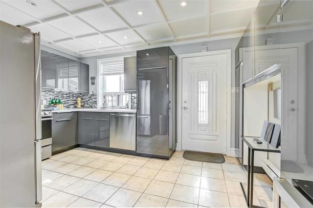 206 Emerson Ave, House semidetached with 3 bedrooms, 2 bathrooms and 2 parking in Toronto ON | Image 4