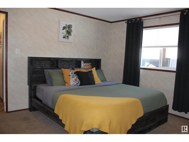 5009 55 St, House other with 3 bedrooms, 2 bathrooms and null parking in Elk Point AB | Image 18