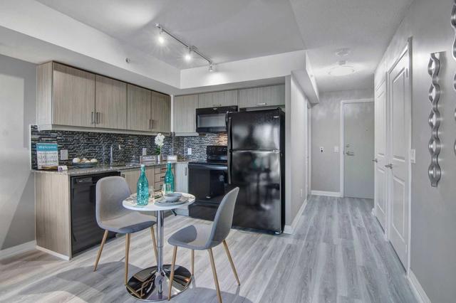 415 - 30 Meadowglen Pl, Condo with 1 bedrooms, 2 bathrooms and 1 parking in Toronto ON | Image 9