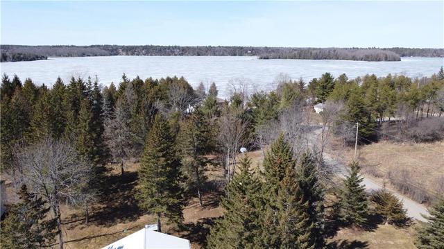 3805 Big Rideau Lake Road, House detached with 3 bedrooms, 2 bathrooms and 14 parking in Rideau Lakes ON | Image 5
