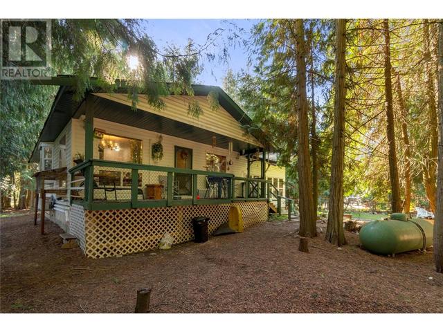 1289 Imai Road, House detached with 1 bedrooms, 1 bathrooms and null parking in Columbia Shuswap F BC | Image 37