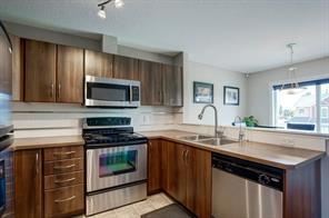 48 Chaparral Ridge Park Se, Home with 2 bedrooms, 2 bathrooms and 2 parking in Calgary AB | Image 4
