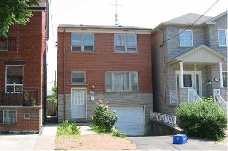 365 Bartlett Ave, House detached with 3 bedrooms, 2 bathrooms and 4 parking in Toronto ON | Image 1