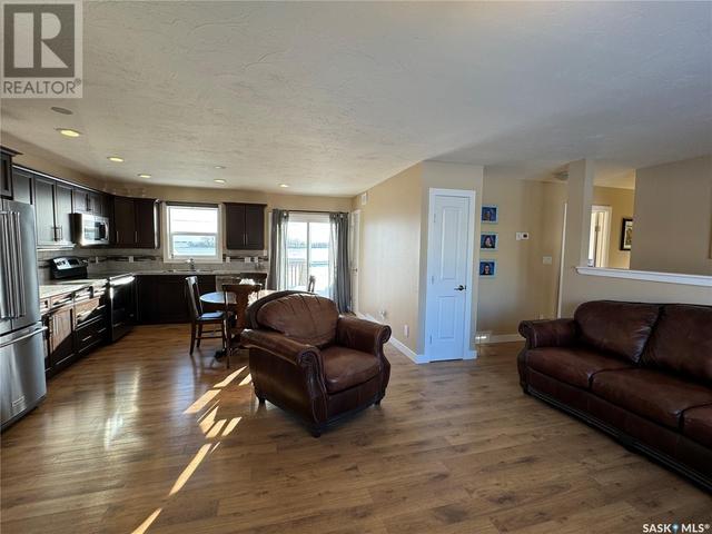 904 P Avenue, House detached with 3 bedrooms, 2 bathrooms and null parking in Perdue SK | Image 8