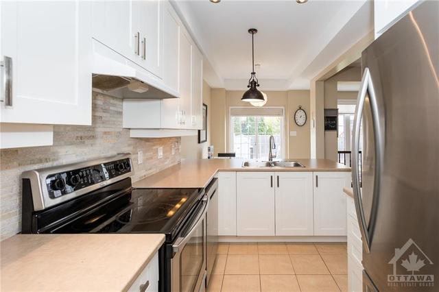 628 Pamplona Private, Townhouse with 3 bedrooms, 3 bathrooms and 3 parking in Ottawa ON | Image 21