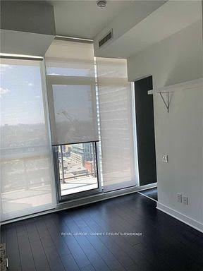 2302 - 290 Adelaide St, Condo with 1 bedrooms, 1 bathrooms and 0 parking in Toronto ON | Image 2