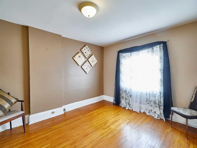 1925 Dufferin St, House detached with 3 bedrooms, 3 bathrooms and 4 parking in Toronto ON | Image 3