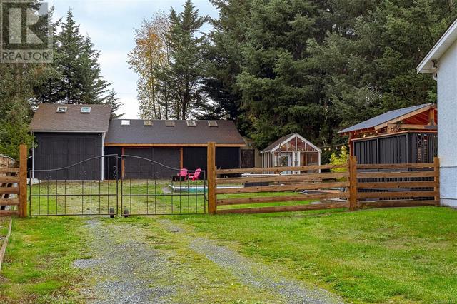 3141 Chapman Rd, House detached with 4 bedrooms, 2 bathrooms and 5 parking in North Cowichan BC | Image 4