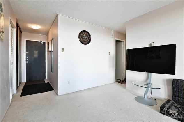 2707 - 1785 Frobisher Lane, Condo with 2 bedrooms, 1 bathrooms and 1 parking in Ottawa ON | Image 6