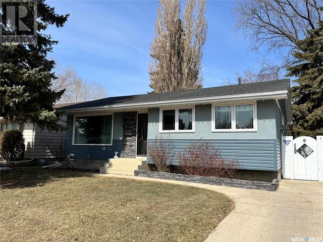 137 East Drive, House detached with 2 bedrooms, 2 bathrooms and null parking in Saskatoon SK | Image 2
