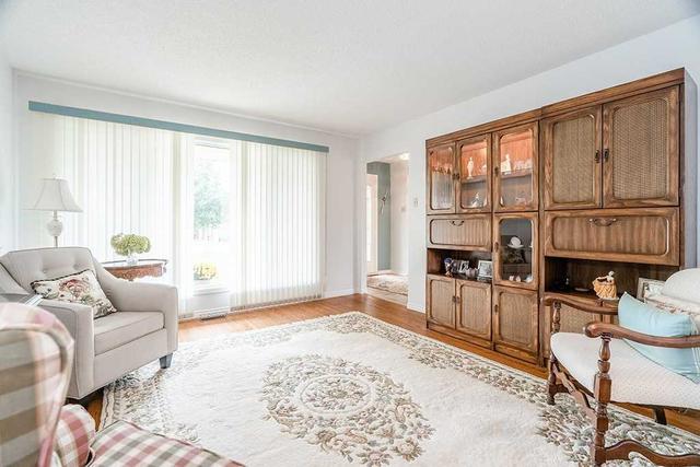 57 Buchanan St, House detached with 3 bedrooms, 2 bathrooms and 4 parking in Barrie ON | Image 6