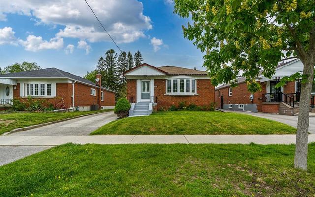 34 Yorkshire Rd, House detached with 3 bedrooms, 3 bathrooms and 4 parking in Toronto ON | Image 12
