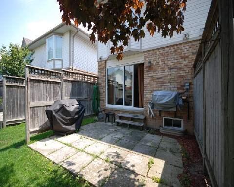 8 - 2025 Cleaver Ave, Townhouse with 3 bedrooms, 3 bathrooms and 2 parking in Burlington ON | Image 16