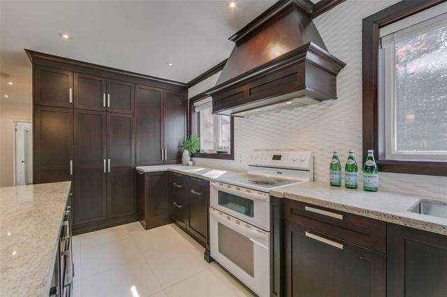 110 Culford Rd, House detached with 2 bedrooms, 2 bathrooms and 5 parking in Toronto ON | Image 3