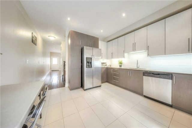 8a Tedder St, House attached with 3 bedrooms, 3 bathrooms and 2 parking in Toronto ON | Image 4