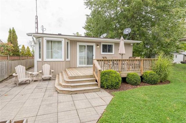 2586 Lakeshore Rd, House detached with 2 bedrooms, 1 bathrooms and 4 parking in Haldimand County ON | Image 1