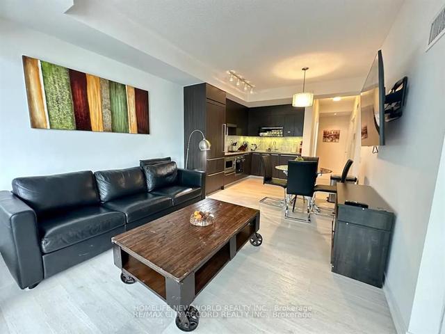 505 - 90 Queens Wharf Rd, Condo with 3 bedrooms, 2 bathrooms and 1 parking in Toronto ON | Image 3