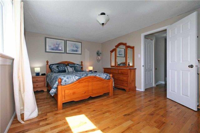 2378 Holyhead Dr, House detached with 3 bedrooms, 3 bathrooms and 2 parking in Burlington ON | Image 10