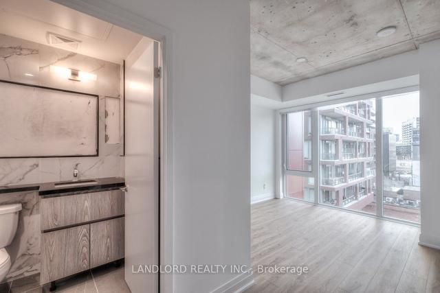 415 - 665 Queen St E, Condo with 2 bedrooms, 2 bathrooms and 1 parking in Toronto ON | Image 3