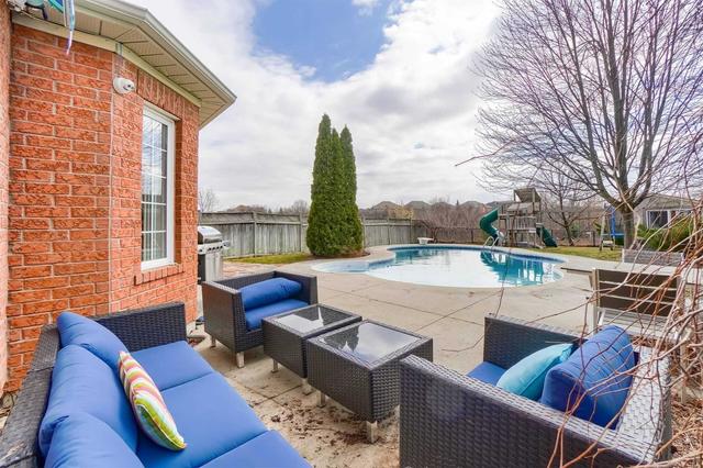 30 Willow Heights Crt, House detached with 3 bedrooms, 4 bathrooms and 6 parking in Brampton ON | Image 26