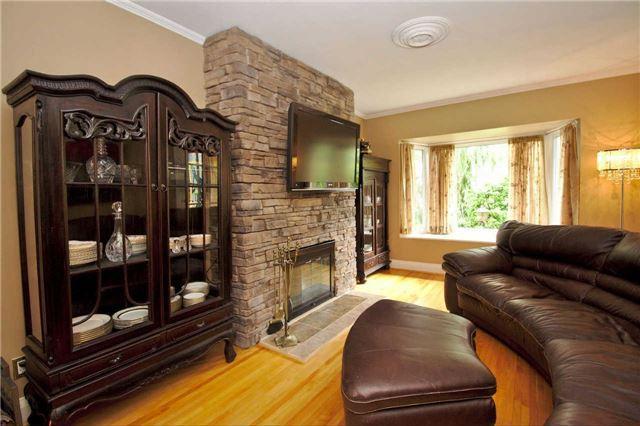 34 White Birch Rd, House detached with 3 bedrooms, 3 bathrooms and 3 parking in Toronto ON | Image 7