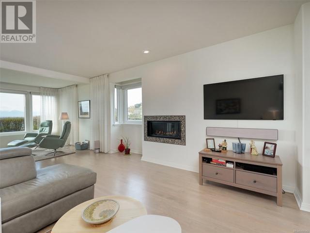 453 Oliver St, House detached with 5 bedrooms, 4 bathrooms and 4 parking in Oak Bay BC | Image 8
