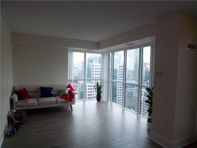 3205 - 300 Front St W, Condo with 1 bedrooms, 1 bathrooms and null parking in Toronto ON | Image 2