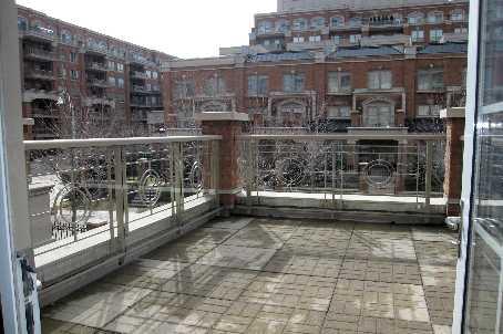 th8 - 21 Burkebrook Pl, Townhouse with 3 bedrooms, 3 bathrooms and 2 parking in Toronto ON | Image 9