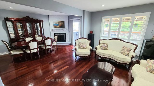 33 Forbes Cres, House detached with 4 bedrooms, 4 bathrooms and 6 parking in Markham ON | Image 6