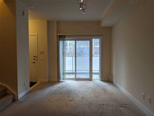 th6 - 330 Village Green Sq, Townhouse with 3 bedrooms, 3 bathrooms and 1 parking in Toronto ON | Image 2