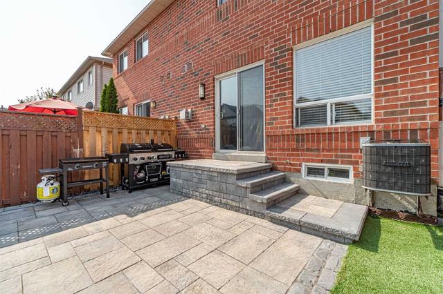 1230 Newell St, House semidetached with 3 bedrooms, 3 bathrooms and 4 parking in Milton ON | Image 31