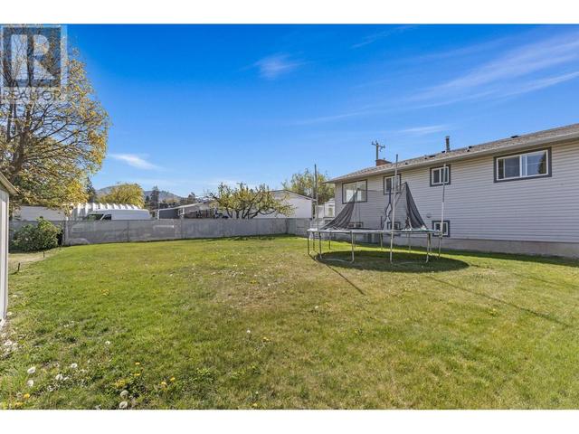 590 Hollydell Road, House detached with 4 bedrooms, 2 bathrooms and 6 parking in Kelowna BC | Image 35