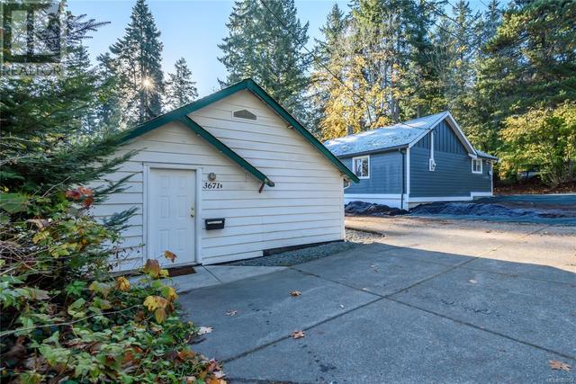3671 Thomson Rd, House detached with 3 bedrooms, 3 bathrooms and 8 parking in Comox Valley A BC | Image 30
