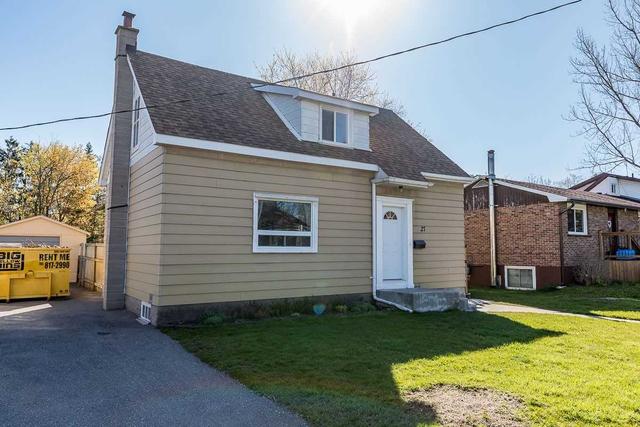 27 Frances St N, House detached with 3 bedrooms, 2 bathrooms and 5 parking in Barrie ON | Image 1