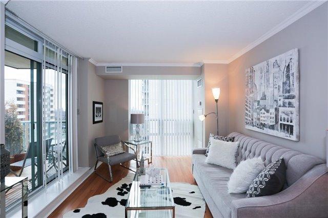 Lph 3 - 7 Michael Power Pl, Condo with 2 bedrooms, 2 bathrooms and 1 parking in Toronto ON | Image 6