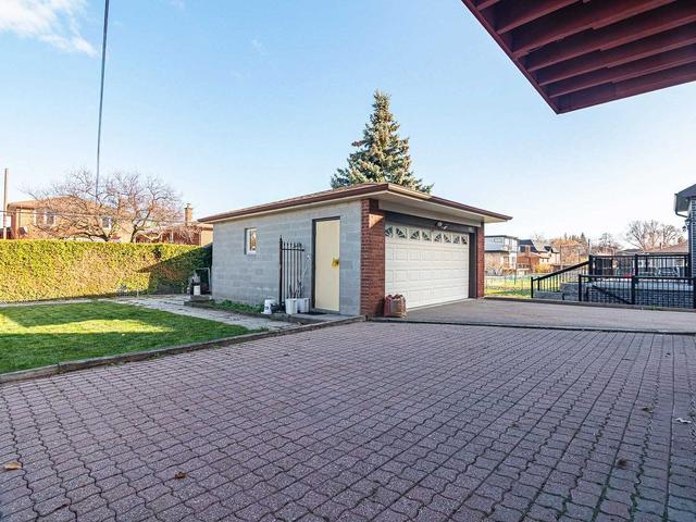 185 Cornelius Pkwy, House detached with 3 bedrooms, 4 bathrooms and 8 parking in Toronto ON | Image 27