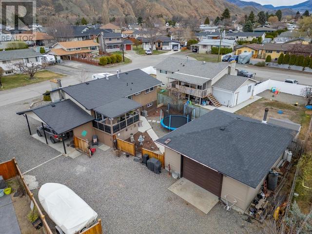 2631 Ayr Place, House detached with 4 bedrooms, 2 bathrooms and null parking in Kamloops BC | Image 2