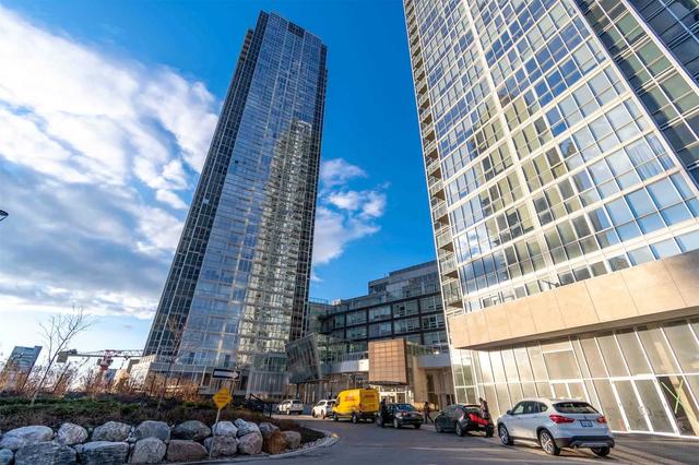 3002 - 2916 Highway 7 Rd W, Condo with 2 bedrooms, 2 bathrooms and 1 parking in Vaughan ON | Image 1