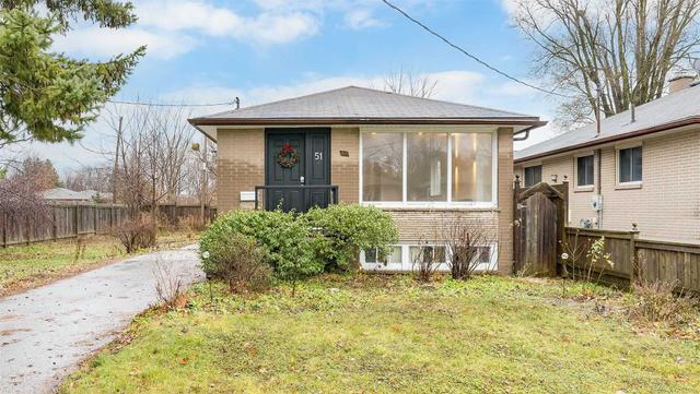51 Downsview Dr, House detached with 3 bedrooms, 2 bathrooms and 3 parking in Barrie ON | Image 1