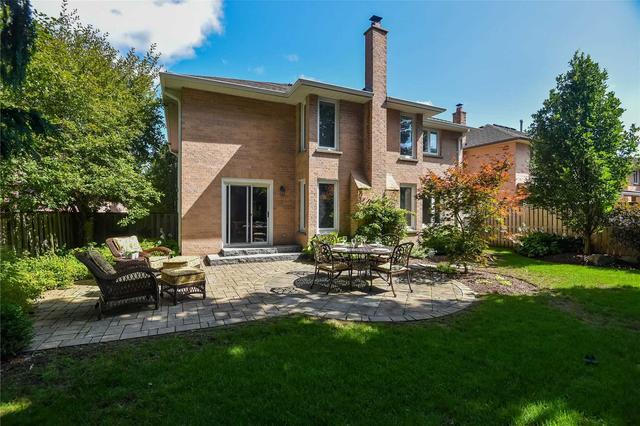 29 Valley Cres, House detached with 4 bedrooms, 3 bathrooms and 4 parking in Aurora ON | Image 26
