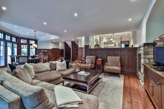 307 Oriole Pkwy, House detached with 5 bedrooms, 6 bathrooms and 7 parking in Toronto ON | Image 4