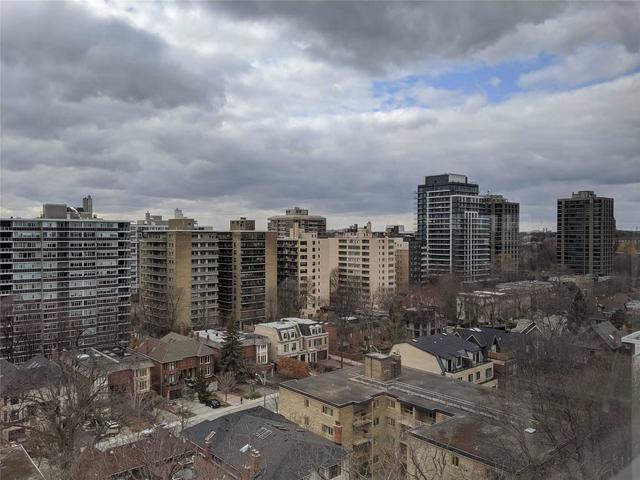 phc - 4 Deer Park Cres, Condo with 3 bedrooms, 2 bathrooms and 1 parking in Toronto ON | Image 1