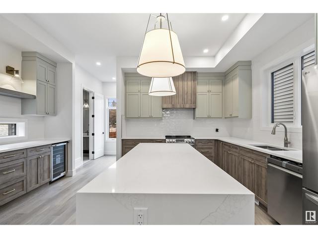 7703 86 Av Nw, House detached with 4 bedrooms, 3 bathrooms and 2 parking in Edmonton AB | Image 10