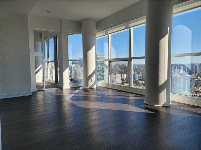 3804 - 88 Scott St, Condo with 2 bedrooms, 2 bathrooms and 1 parking in Toronto ON | Image 2
