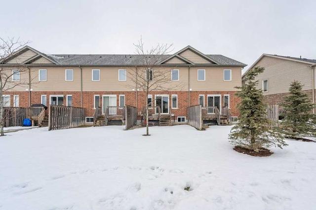 35 Oldfield Dr, Townhouse with 3 bedrooms, 3 bathrooms and 2 parking in Guelph ON | Image 6