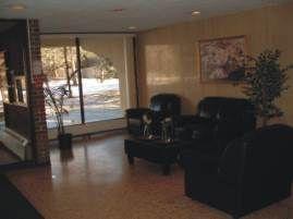 1805 - 270 Palmdale Dr, Condo with 2 bedrooms, 1 bathrooms and 1 parking in Toronto ON | Image 2