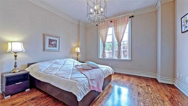 224 Wilfred Ave, House detached with 4 bedrooms, 5 bathrooms and 6 parking in Toronto ON | Image 20