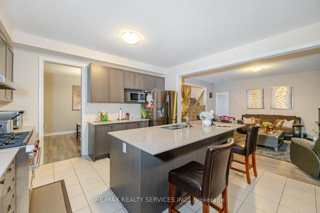 184 Hutchinson Dr, House detached with 4 bedrooms, 4 bathrooms and 6 parking in New Tecumseth ON | Image 3